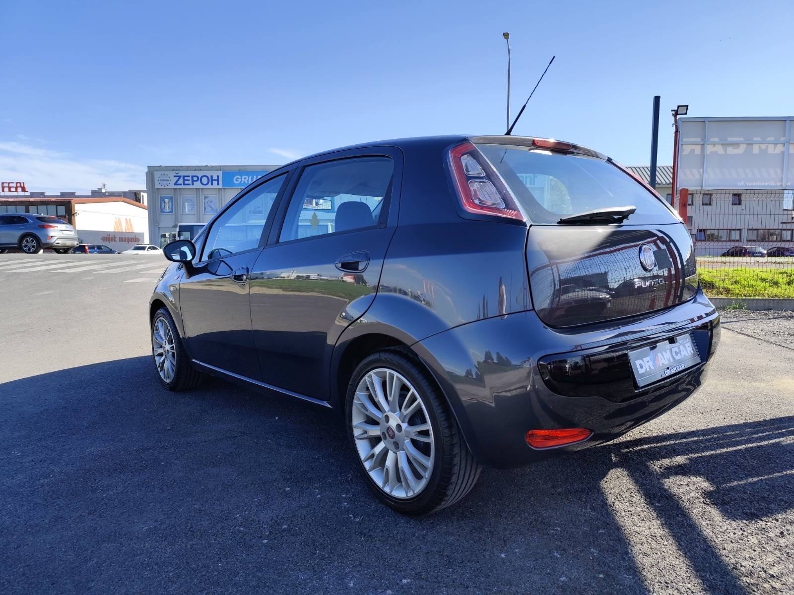 Fiat Punto 1,3 Multijet 16V *** - REG 1 GOD, fotografija 6