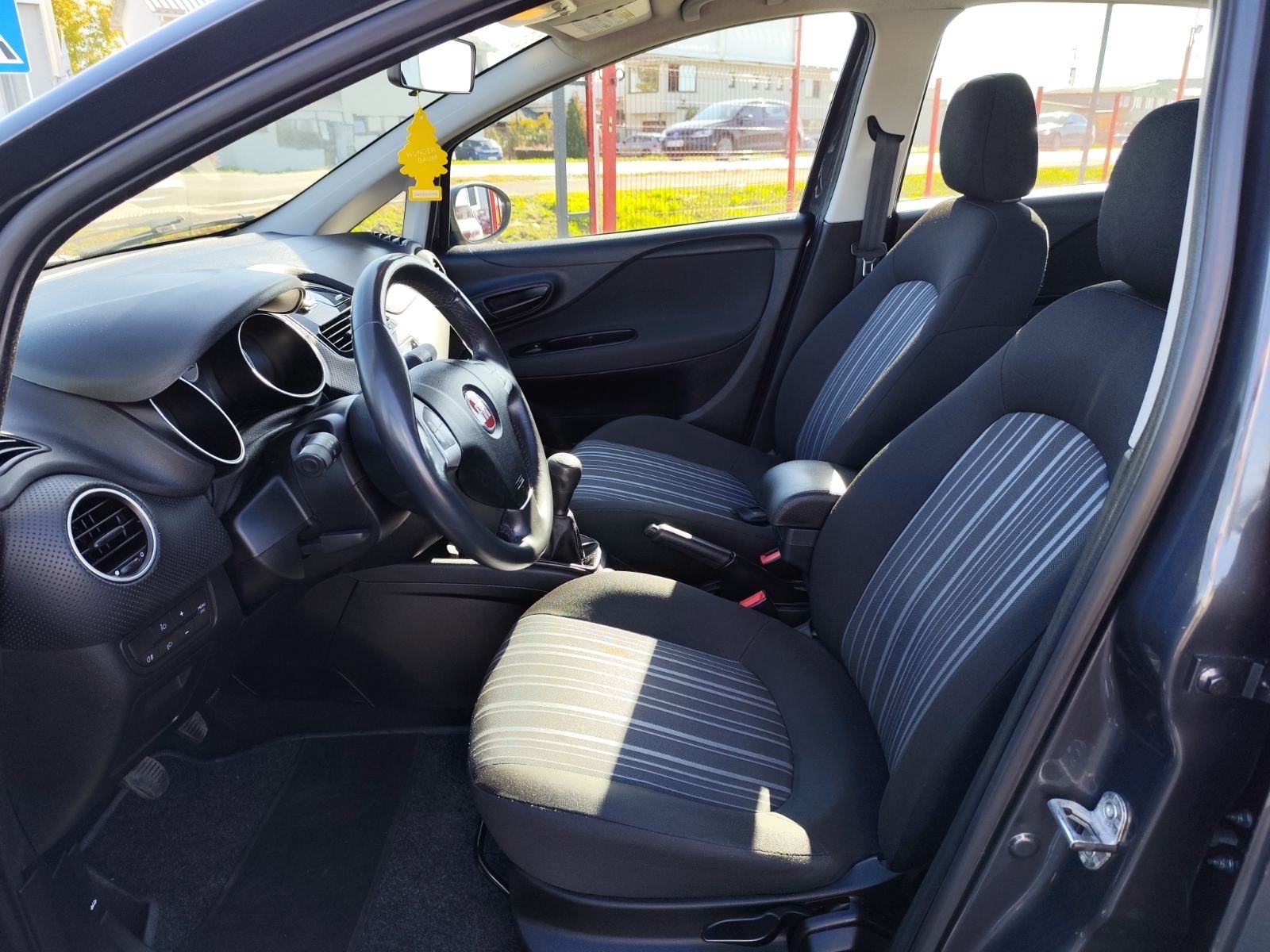 Fiat Punto 1,3 Multijet 16V *** - REG 1 GOD, fotografija 9