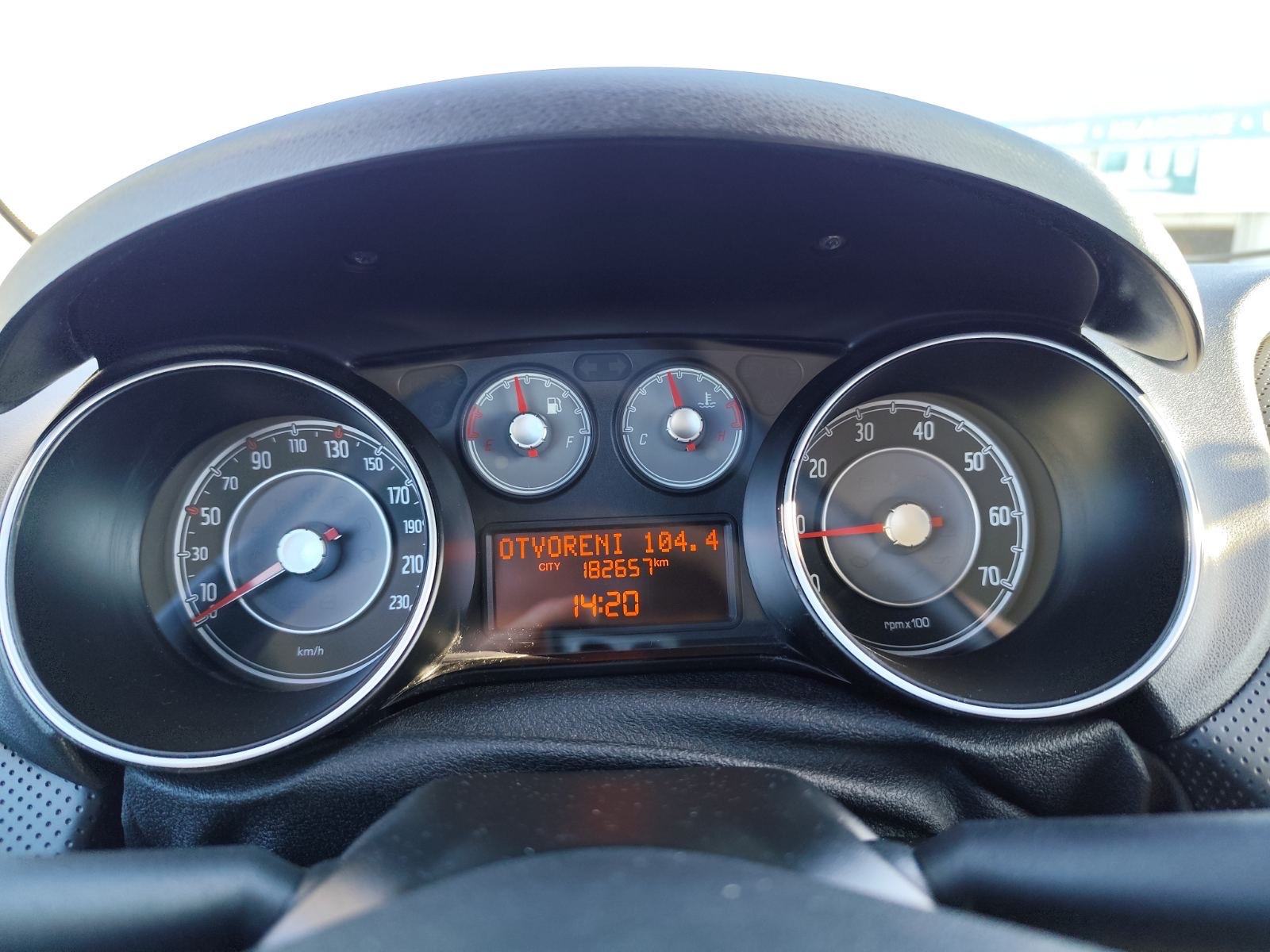 Fiat Punto 1,3 Multijet 16V *** - REG 1 GOD, fotografija 13