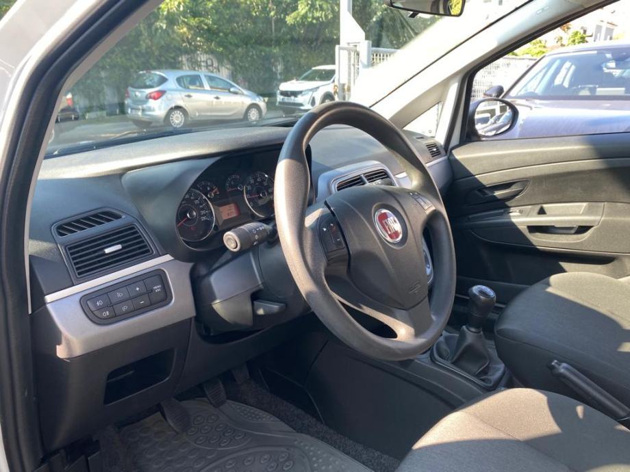 Fiat Punto 1,3 Multijet 16V, fotografija 17