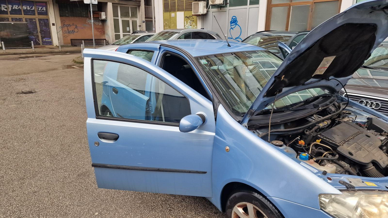 Fiat Punto 1.3 Multijet AUTOMATIK (Dualogic) – uredan, održavan, fotografija 9
