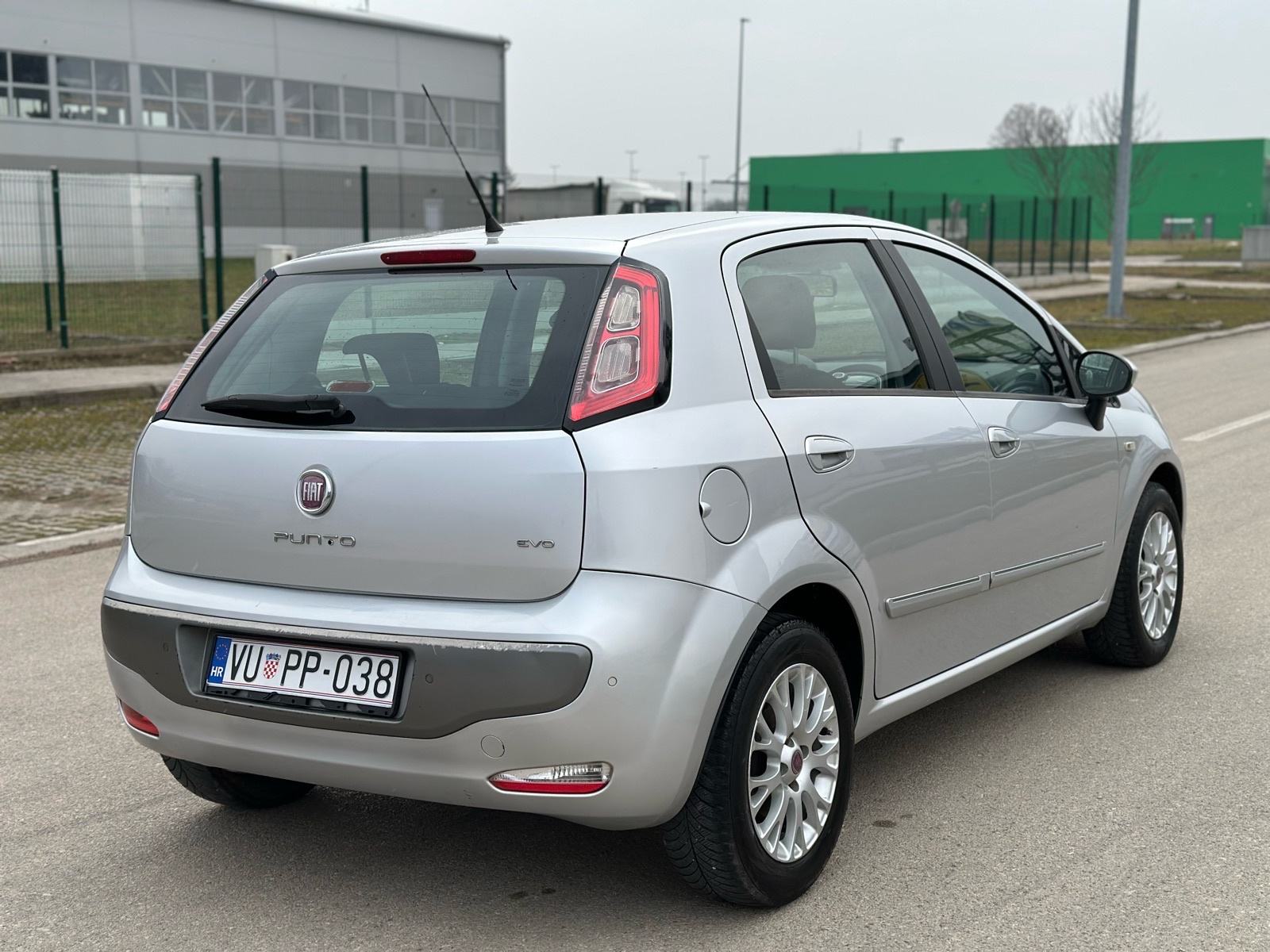 Fiat Punto Evo 1,3 Multijet 16V Klima, fotografija 6