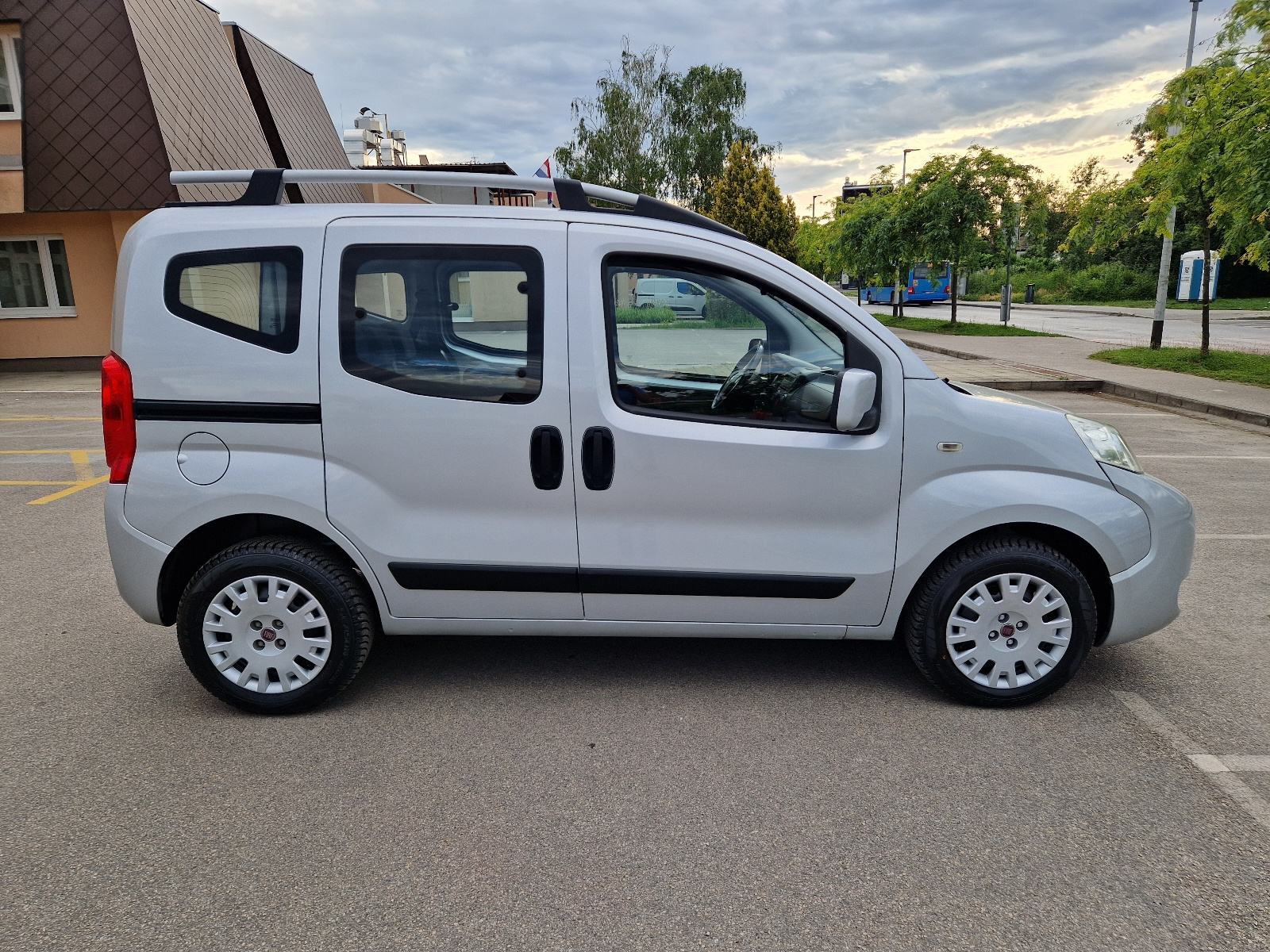 Fiat Qubo 1,3 Multijet - 112200 KM - KLIMA - PDC ....., fotografija 4
