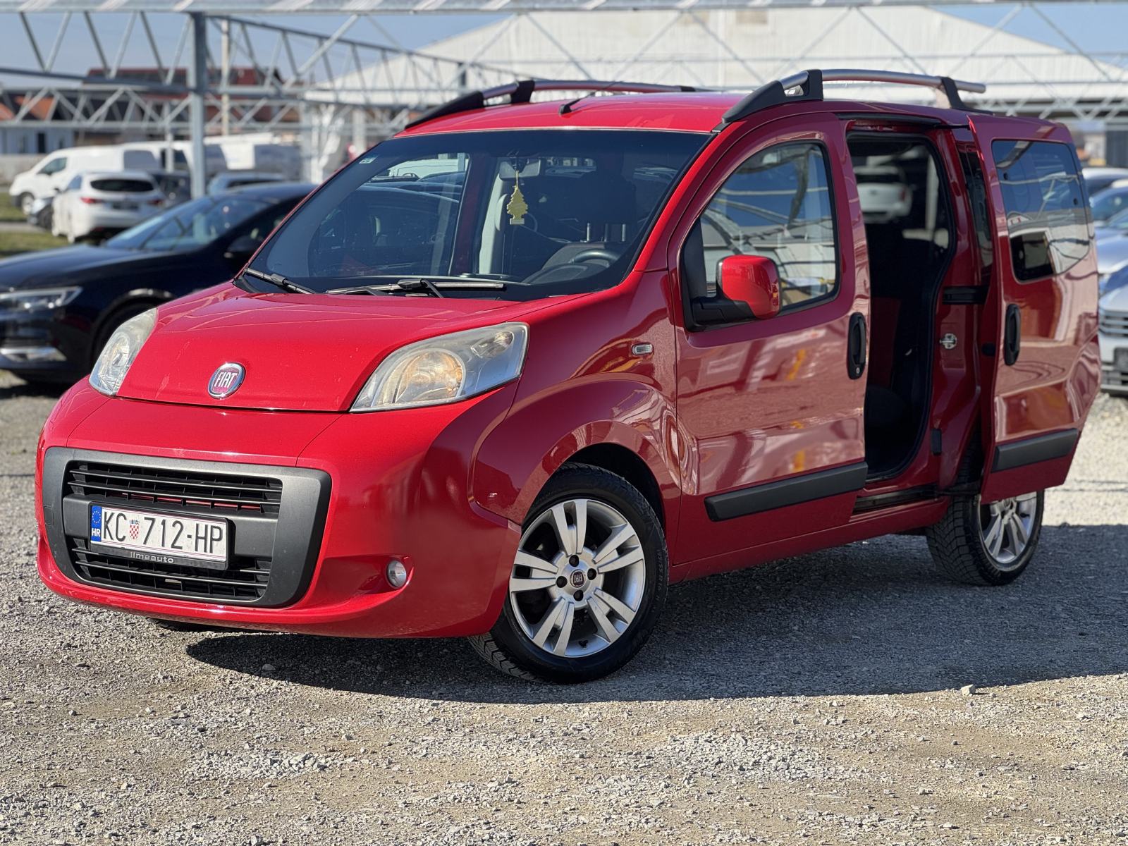 FIAT QUBO 2011 1.3 DIZEL - AUTOMATIK !!! 5 sjedišta DOSTAVA GRATIS!!!, fotografija 4