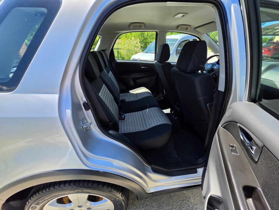 Fiat Sedici 2,0 Jtd Multijet 4x4, fotografija 3