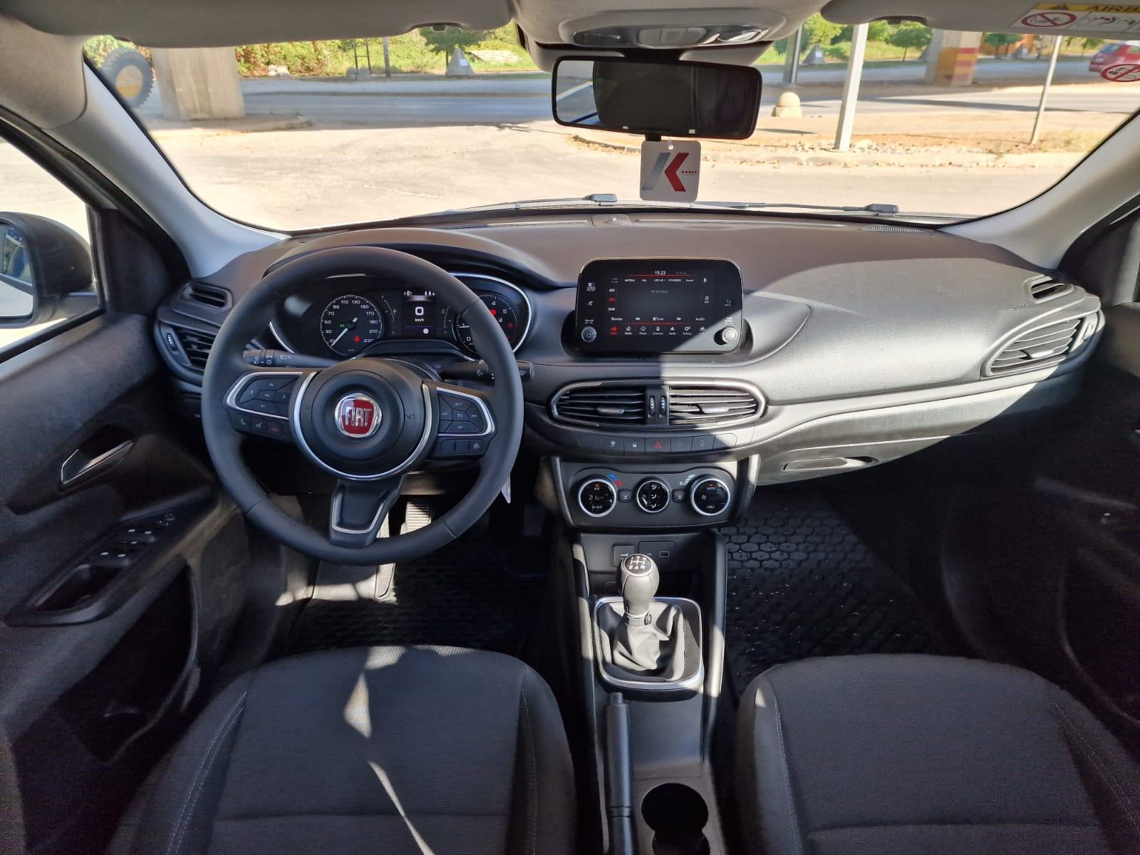 FIAT TIPO 1,0 T3 SW, fotografija 11
