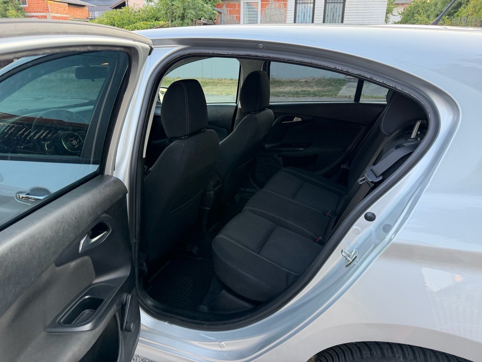 Fiat Tipo 1,6 JTD 120ks-reg 1god.-V+M servis-HR auto, fotografija 12