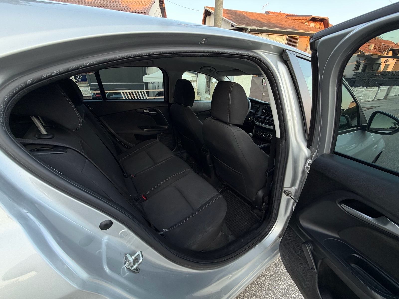 Fiat Tipo 1,6 JTD 120ks-reg 1god.-V+M servis-HR auto, fotografija 13