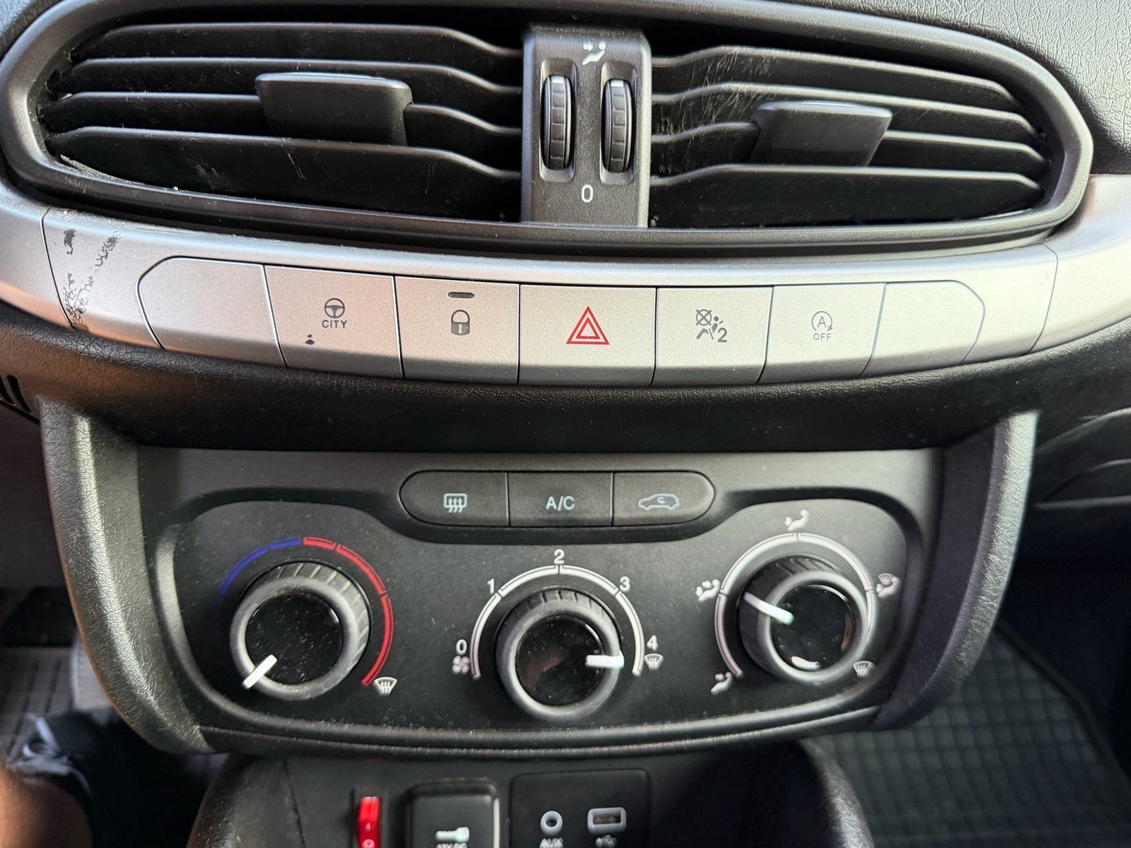 Fiat Tipo 1,6 JTD 120ks-reg 1god.-V+M servis-HR auto, fotografija 14