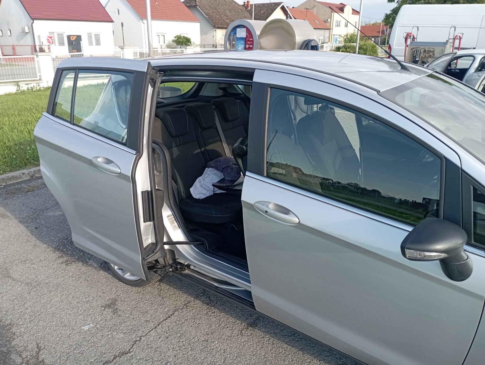 Ford B-Max 1,6 automatik Titanium oprema, fotografija 3