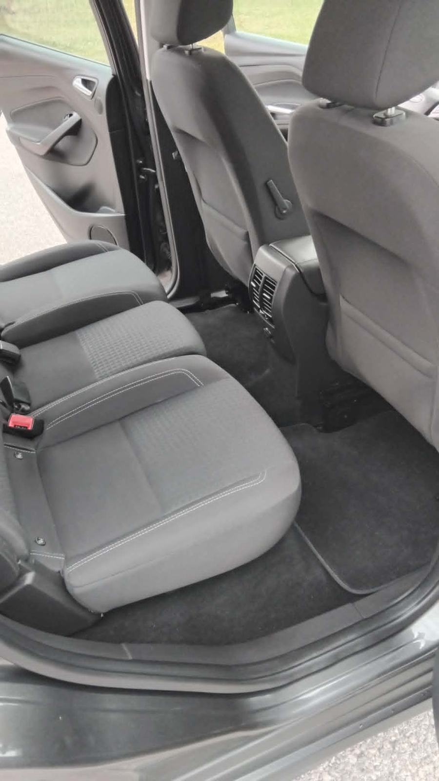 Ford C-Max 1,5 dizel 88 kw 120 ks 6000 eur nazvati 0993828393, fotografija 12