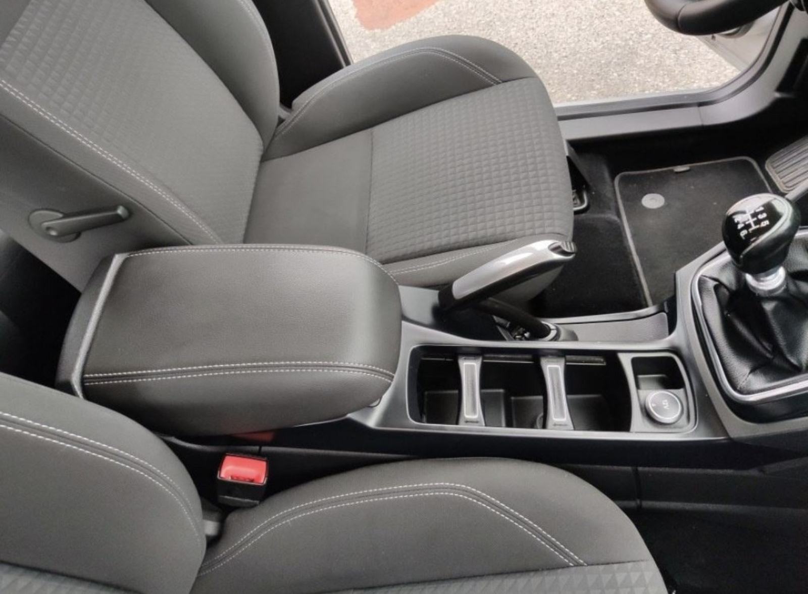 Ford C-Max 1,5 TDCi, fotografija 11