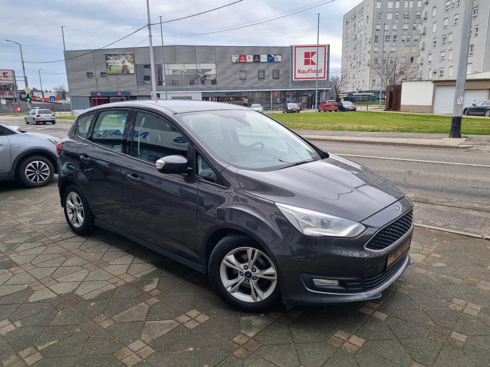 FORD C-MAX 1,5 TDCi-120 ks-AUTOMATIK-NAVIGACIJA-PARK SENZORI-NOVE GUME, fotografija 4