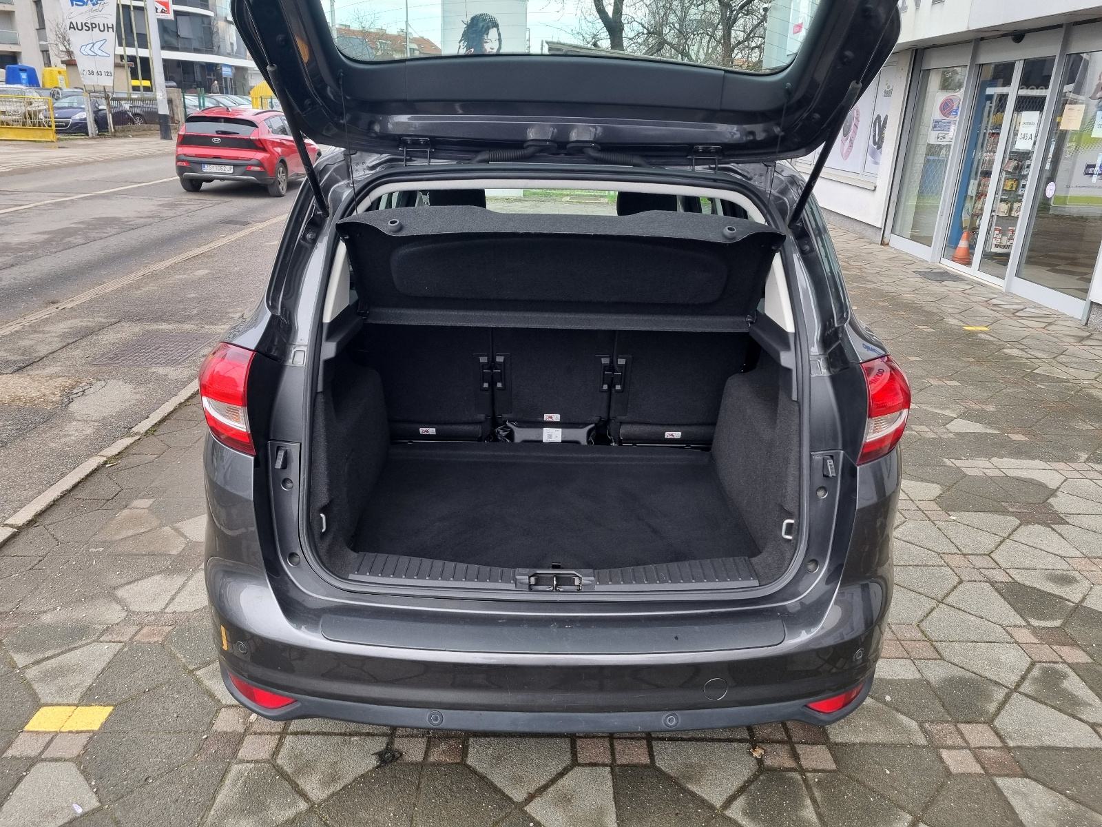 FORD C-MAX 1,5 TDCi-120 ks-AUTOMATIK-NAVIGACIJA-PARK SENZORI-NOVE GUME, fotografija 8