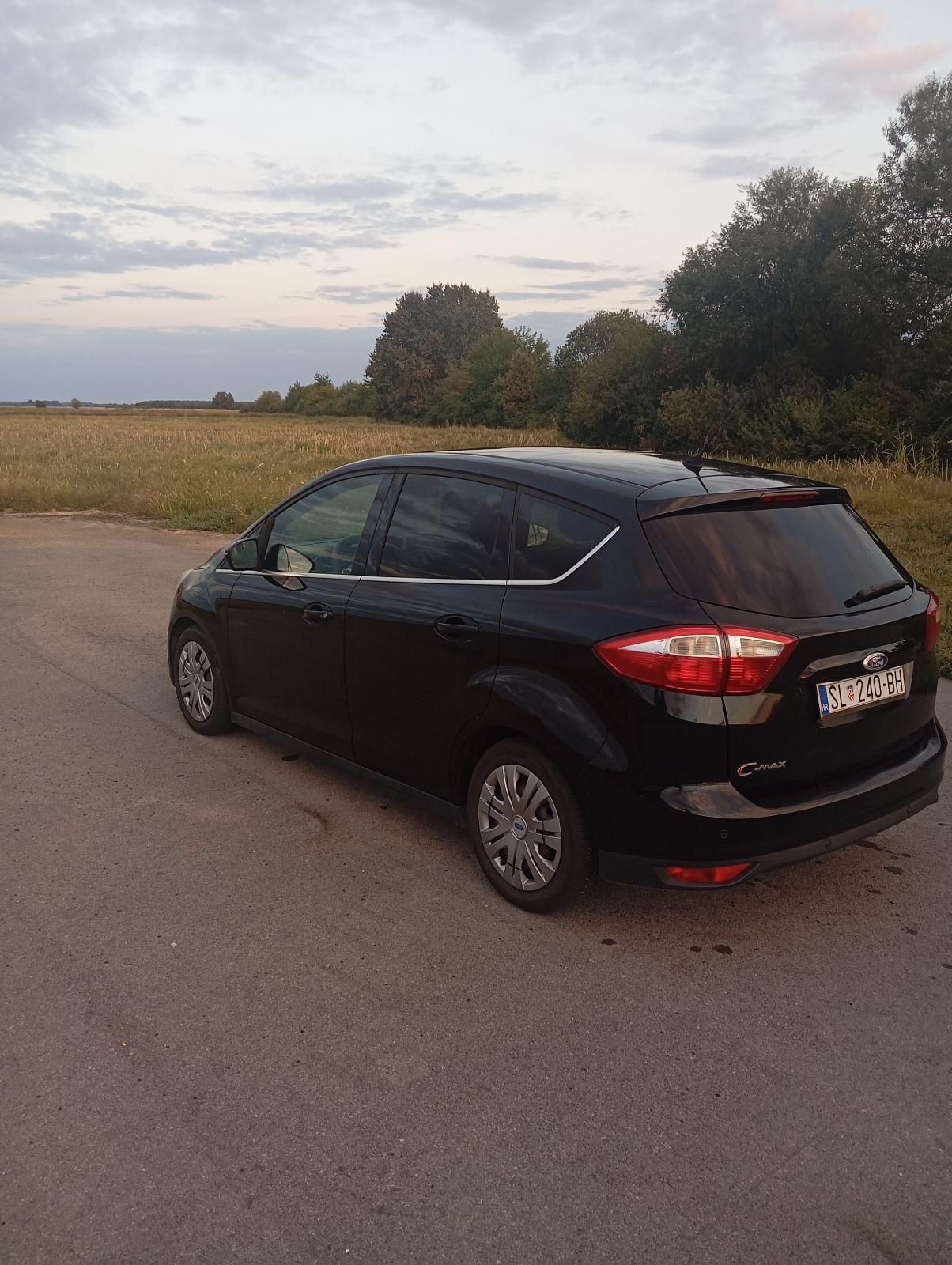 Ford C-Max 1,6 dizel uredan i ispravan vlasnik 4 godine, pogled izvana - slika 1