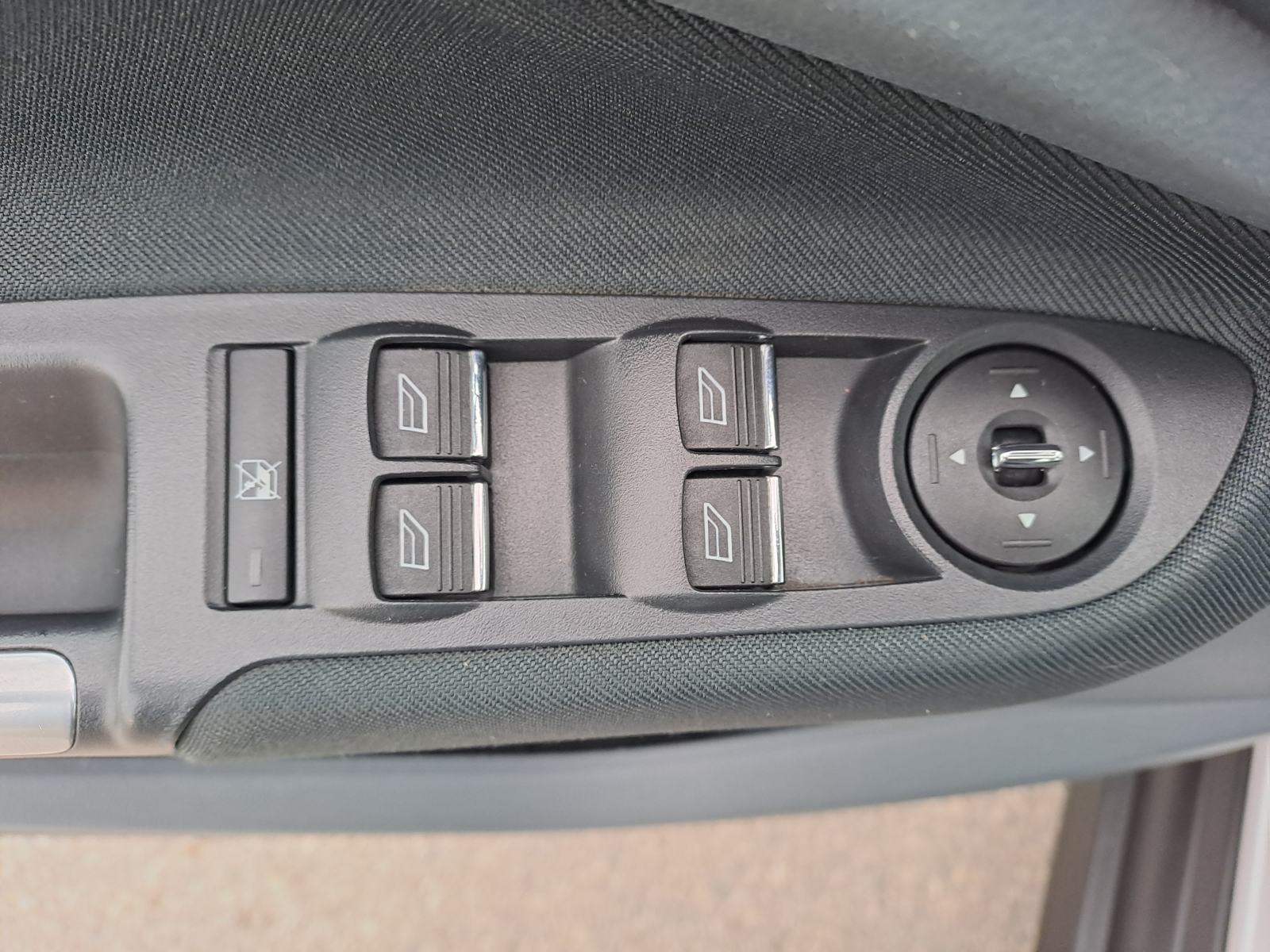 Ford C-Max 1.6 TDCI-2012gd.md.-MEDIA-climatronic,6brzina,tempomKARTICE, fotografija 18