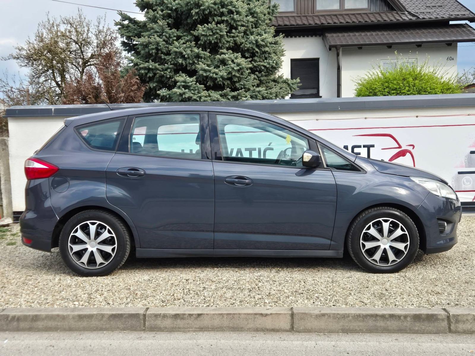Ford C-Max 1.6 Tdci,odličan,reg.2/2027,servisiran, fotografija 5