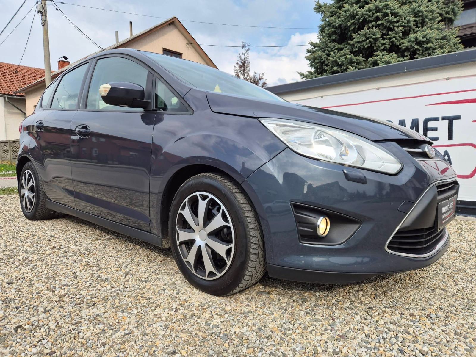 Ford C-Max 1.6 Tdci,odličan,reg.2/2027,servisiran, fotografija 6
