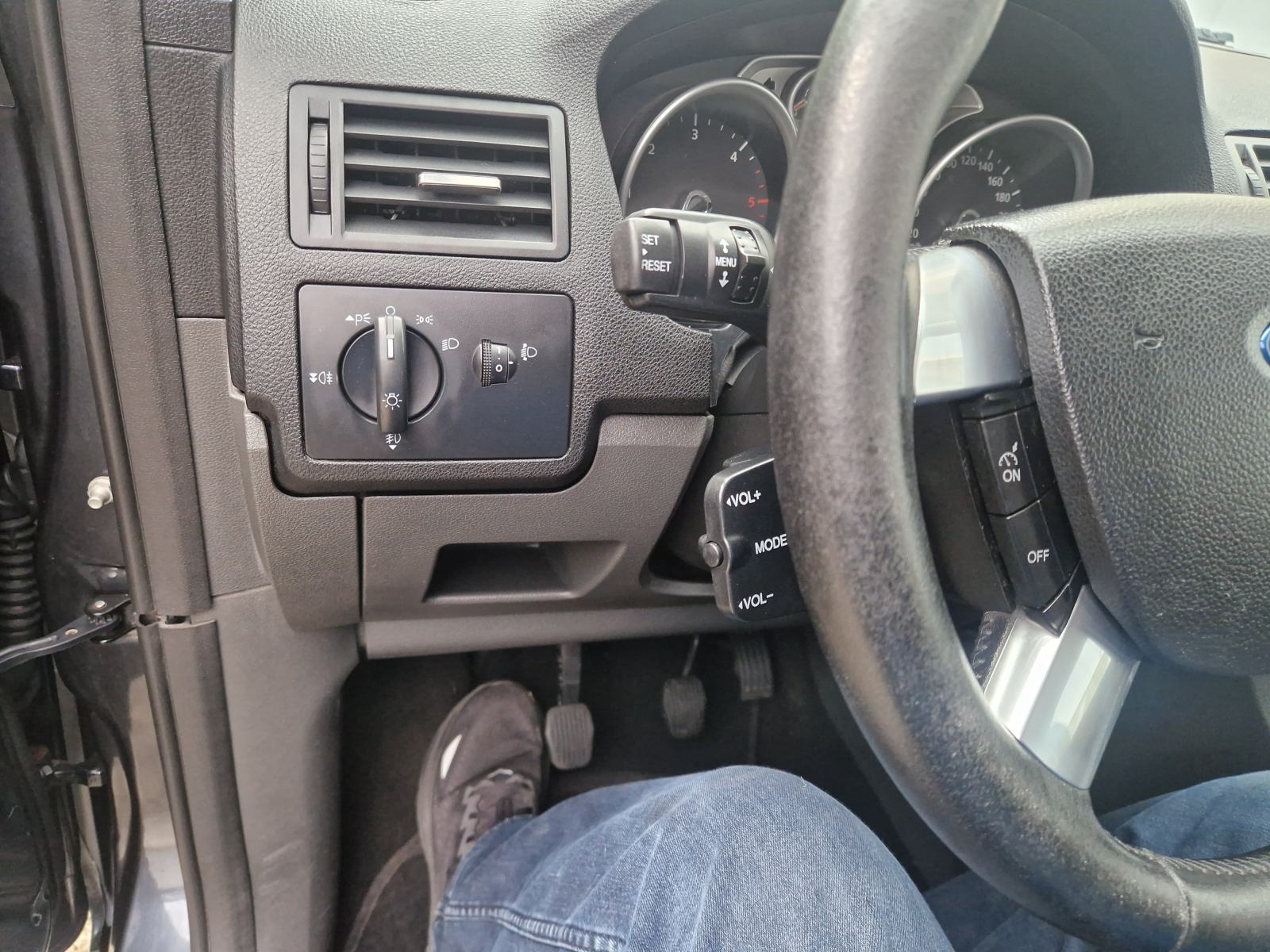 Ford C-Max 1.6 tdci vožen i servisiran u CH kartice do 36 mj REG 1/27, fotografija 15