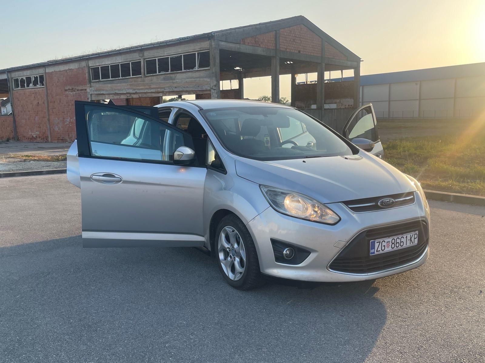 Ford C-Max 1.6tdci reg 7/2027, fotografija 10