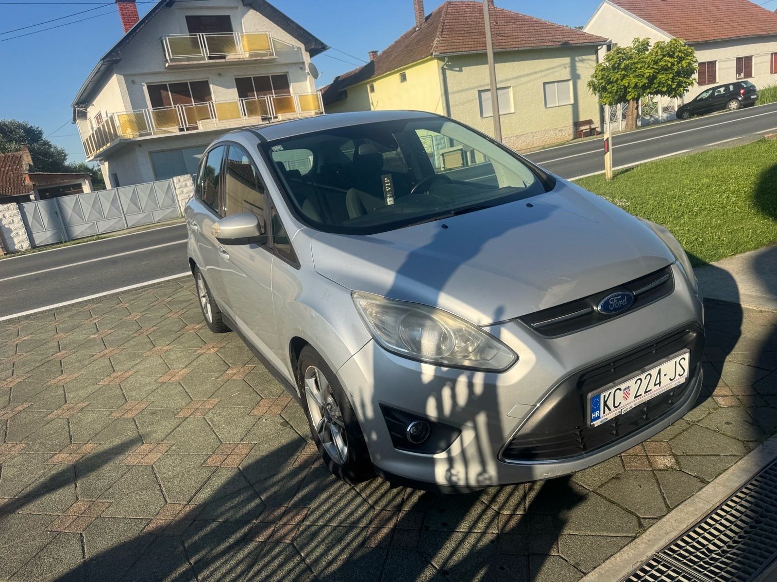 Ford C-Max 1000i KUPLJE NOV HR ISPIS KM PRVI VLASNIK, fotografija 4