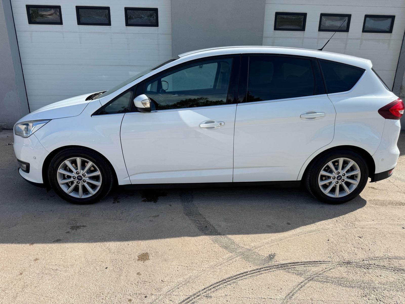 Ford C-Max 2,0 TDCi titanium 110 kw / veliki servis upravo!!, fotografija 3