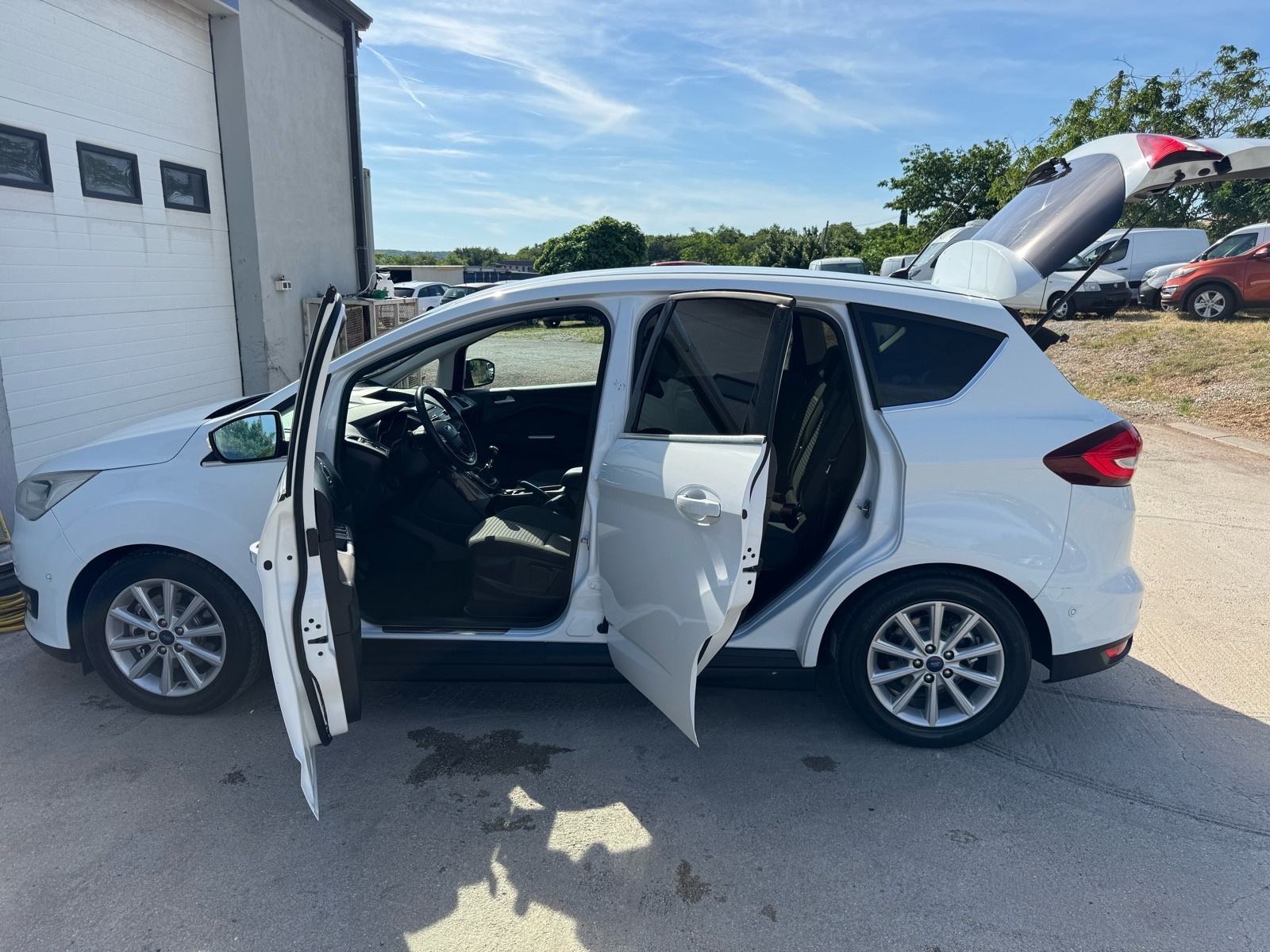 Ford C-Max 2,0 TDCi titanium 110 kw / veliki servis upravo!!, fotografija 5