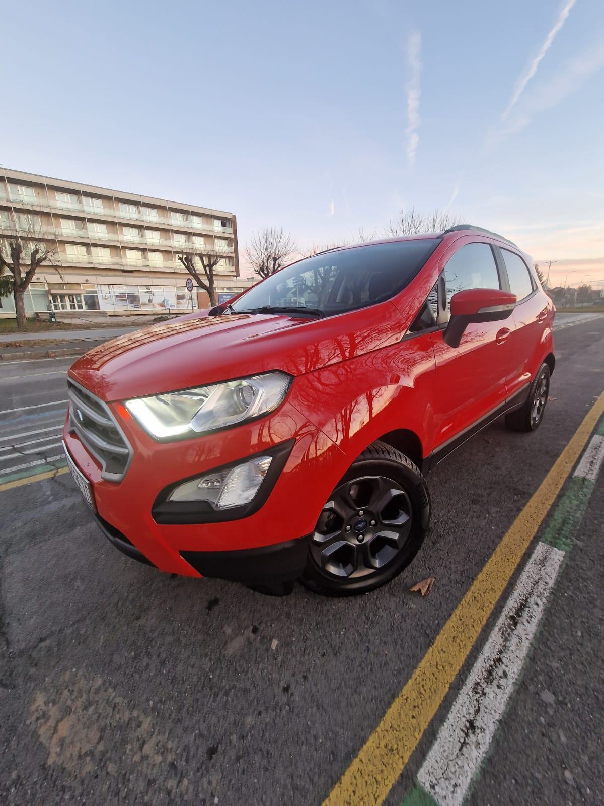 Ford Ecosport 1,0 EcoBoost125 ks,servisna,odlično stanje,veliki servis, pogled izvana - slika 3