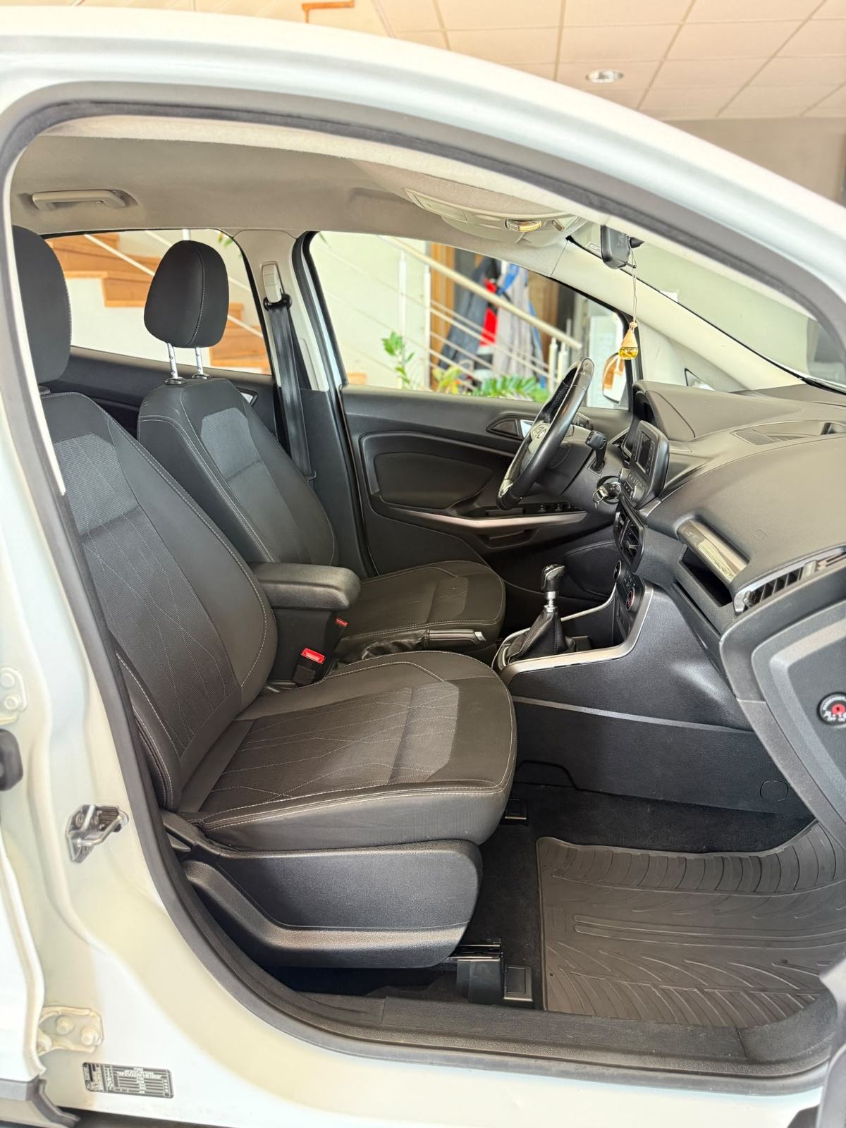 Ford Ecosport 1,0 NIJE UVOZ HR AUTO SERVISNA REG.01/2027, fotografija 18