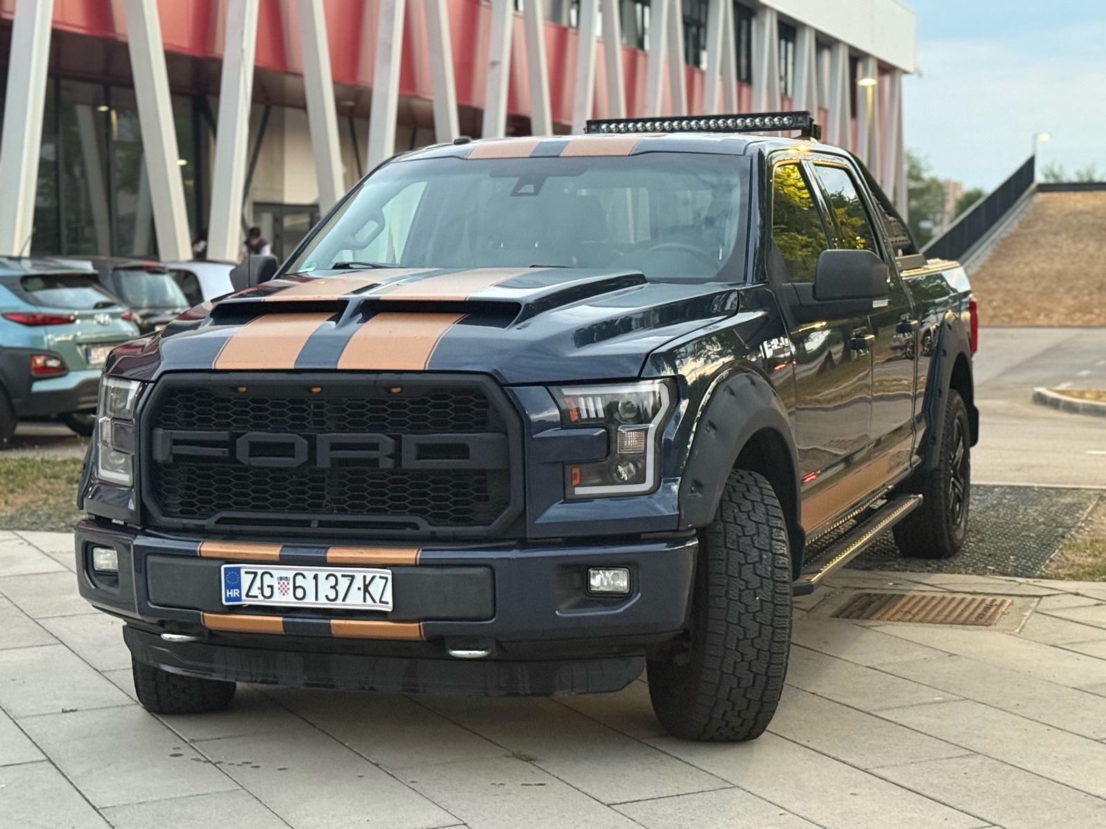 Ford F 5.0 v8 automatik, pogled izvana - slika 1