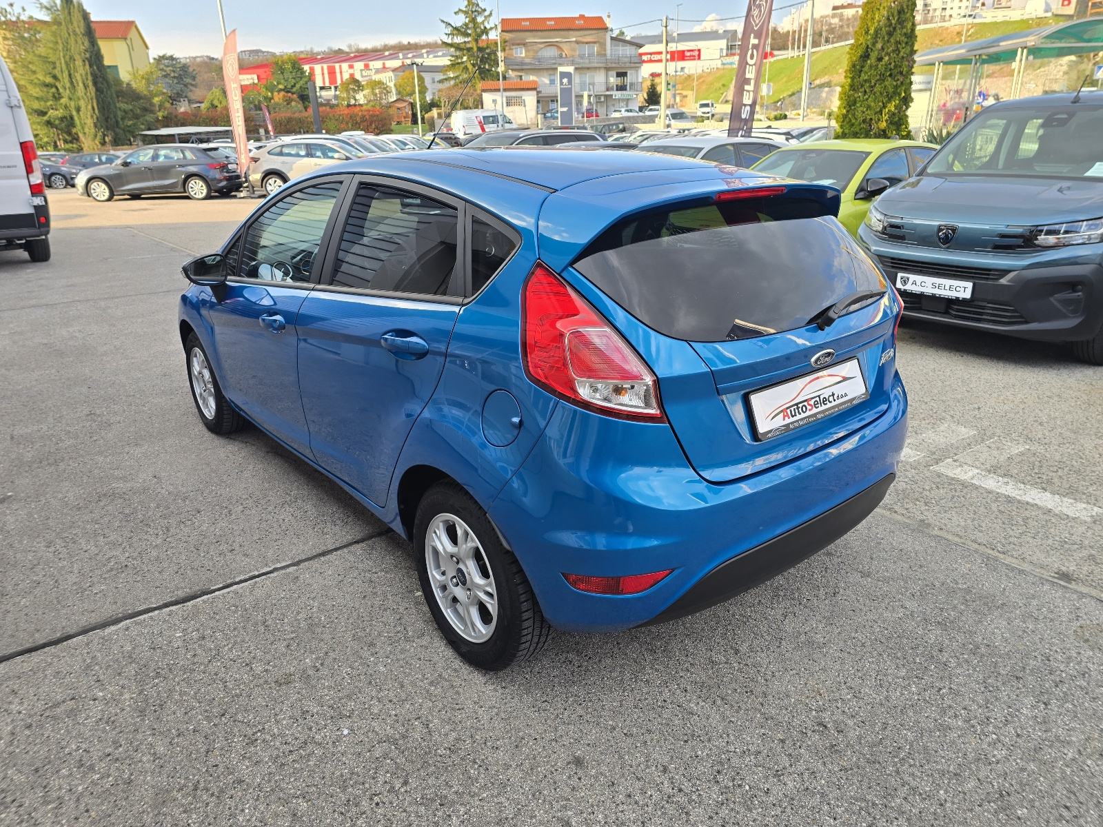 Ford Fiesta 1,0 - 2014 - 140000km - SERVISNA - GARANCIJA - REG 1 GOD!, fotografija 6