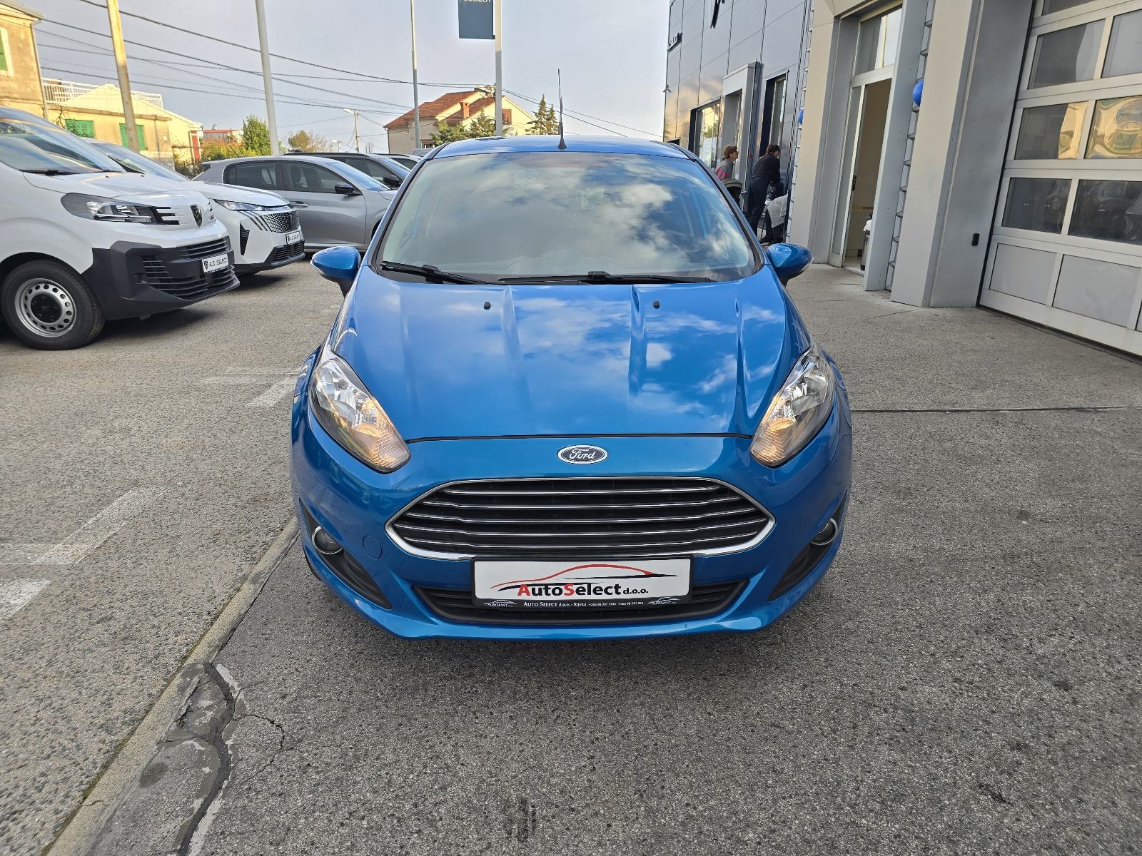 Ford Fiesta 1,0 - 2014 - 140000km - SERVISNA - GARANCIJA - REG 1 GOD!, fotografija 3