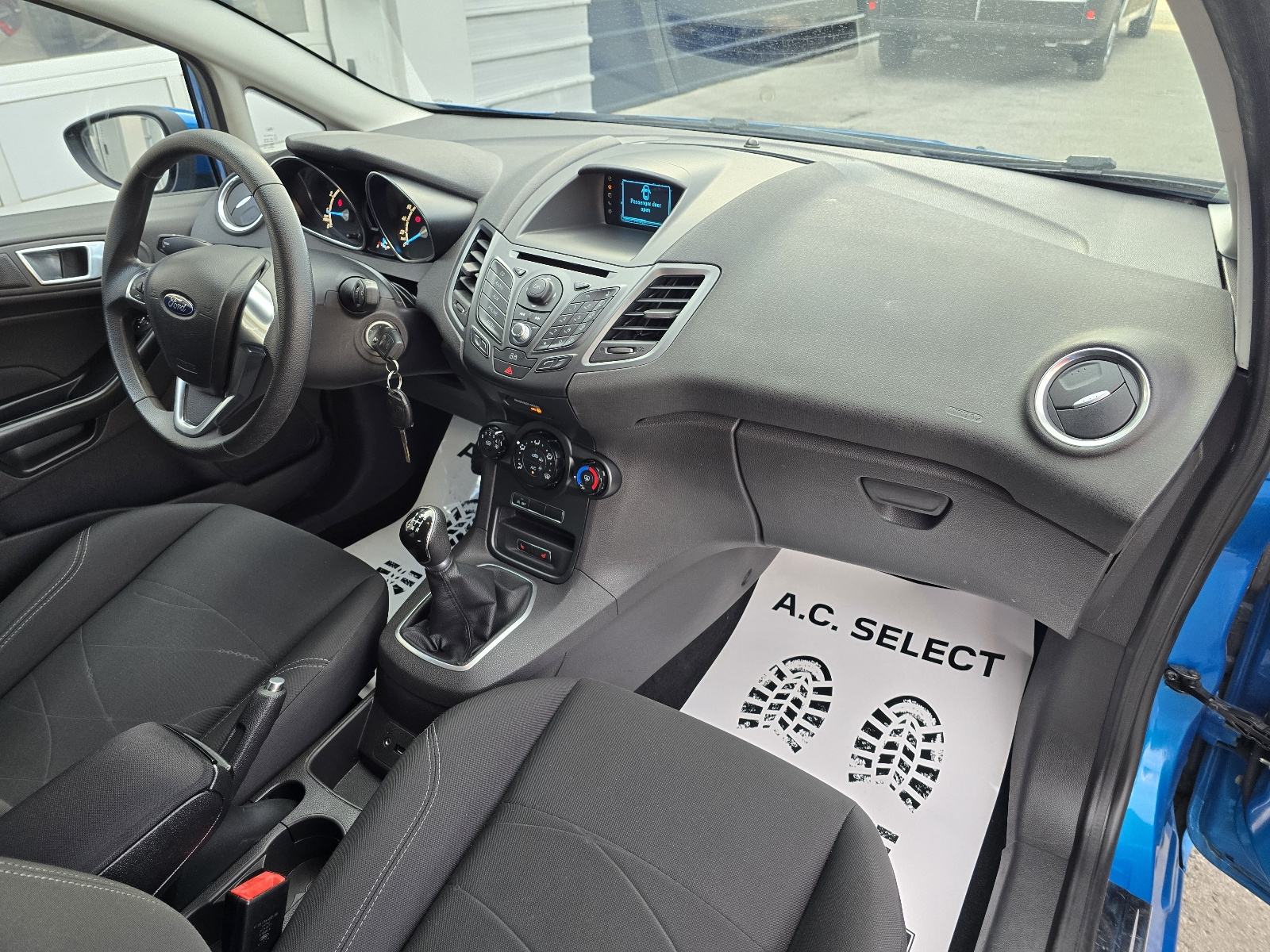 Ford Fiesta 1,0 - 2014 - 140000km - SERVISNA - GARANCIJA - REG 1 GOD!, fotografija 17