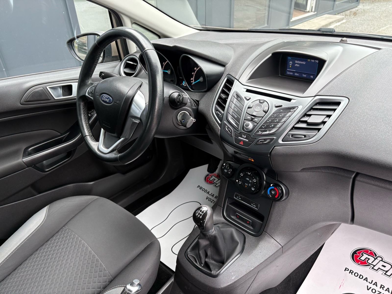 Ford Fiesta 1,0 KLIMA - SERVISNA - SENZORI - LEASING RATA 211 €, fotografija 17