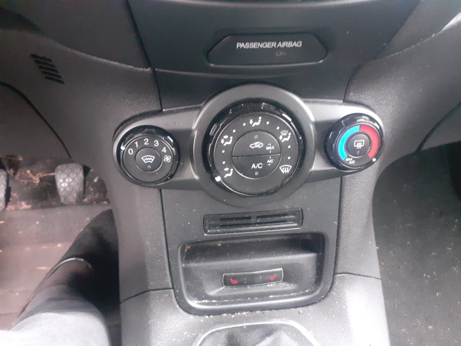 Ford Fiesta 1,0 reg god dana, fotografija 6