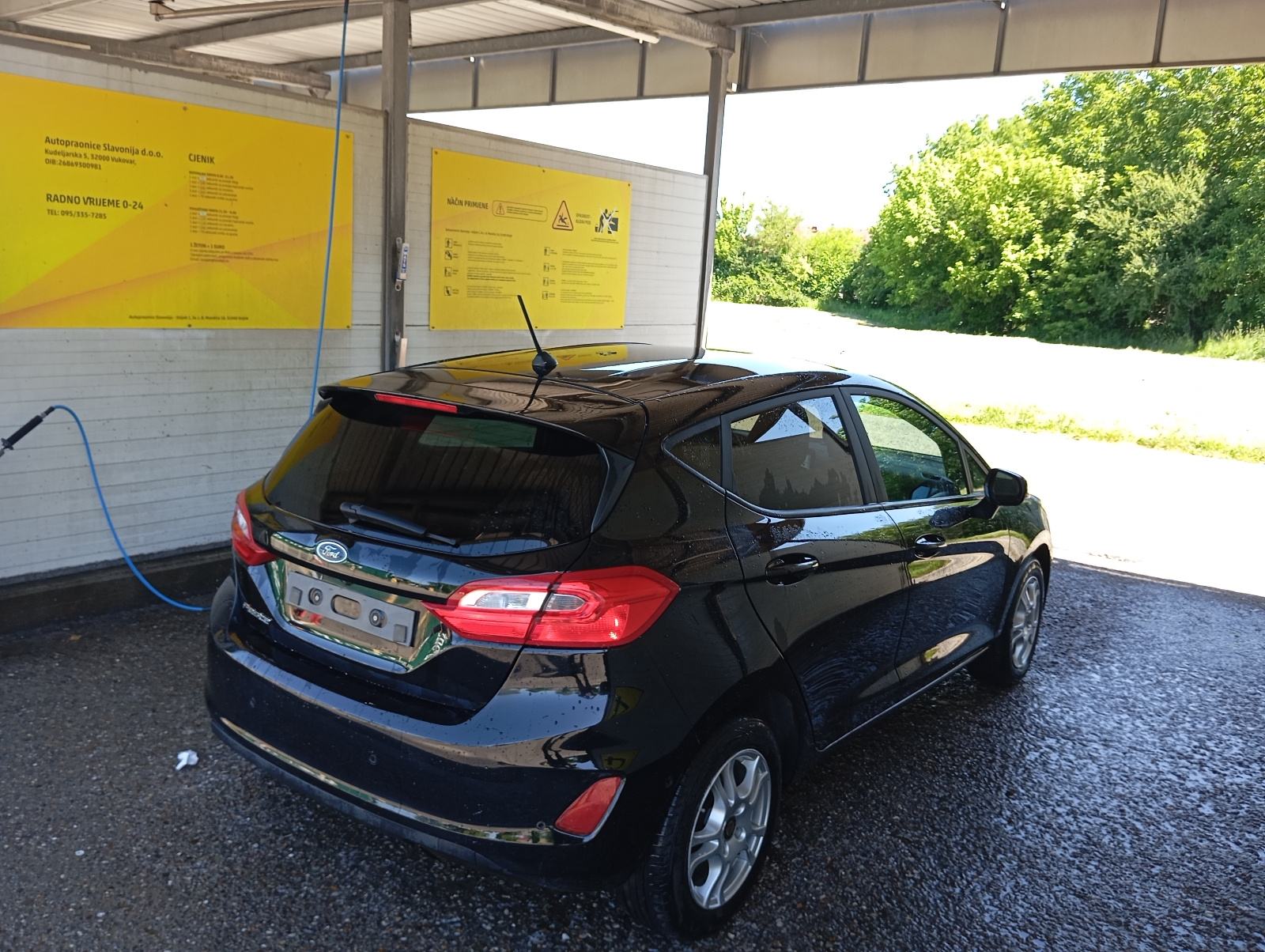 Ford Fiesta 1,1 - MFU, Klima, Elek.paket, kamera, fotografija 2