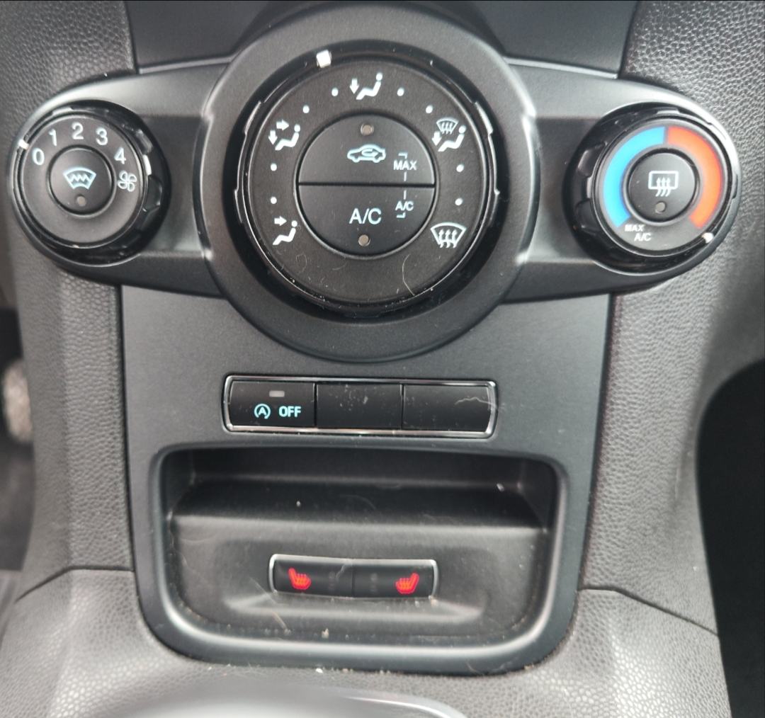 Ford Fiesta 1,0, fotografija 2