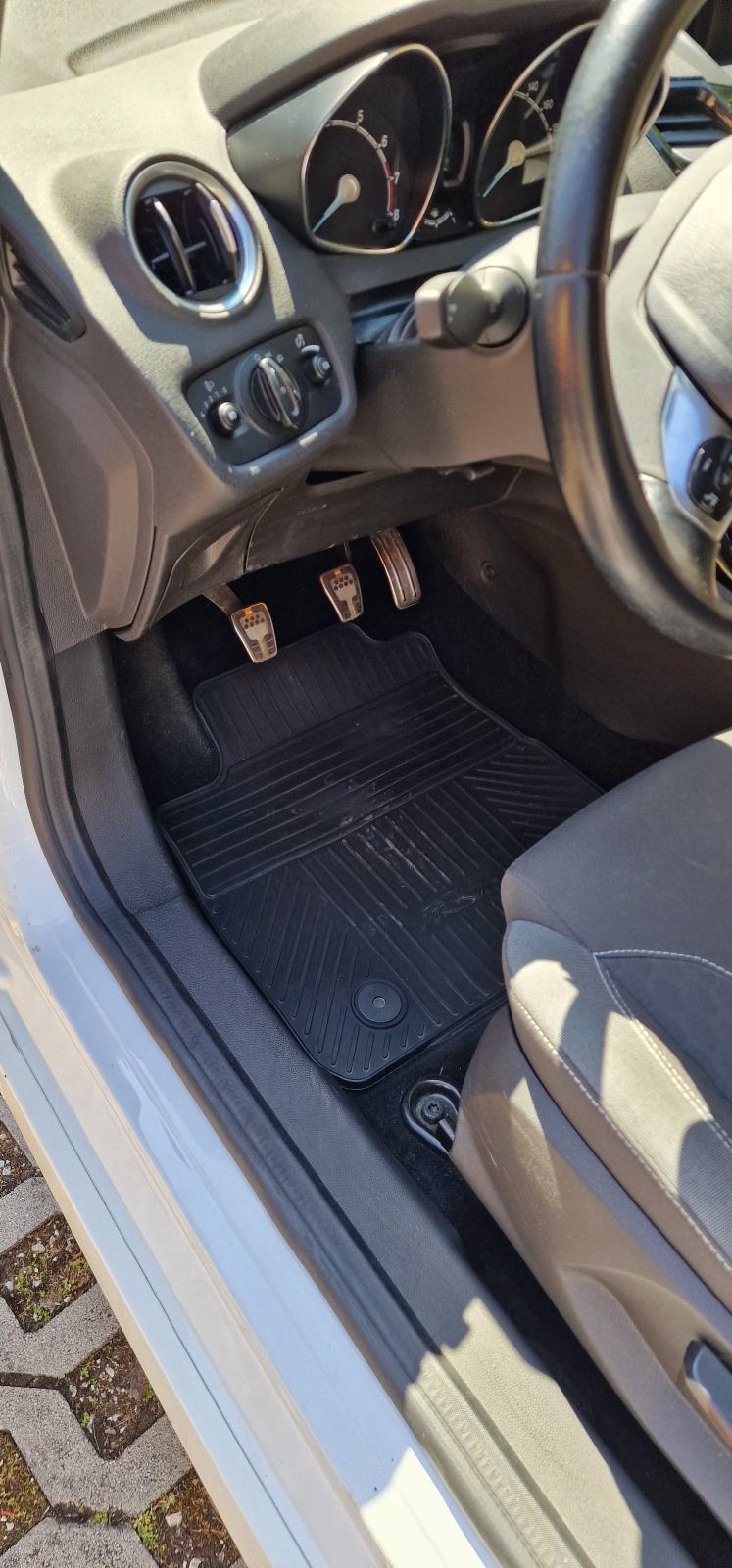 Ford Fiesta 1.0 EcoBoost Sport 125 KS, prvi vlasnik, reg. 05/2027, fotografija 13