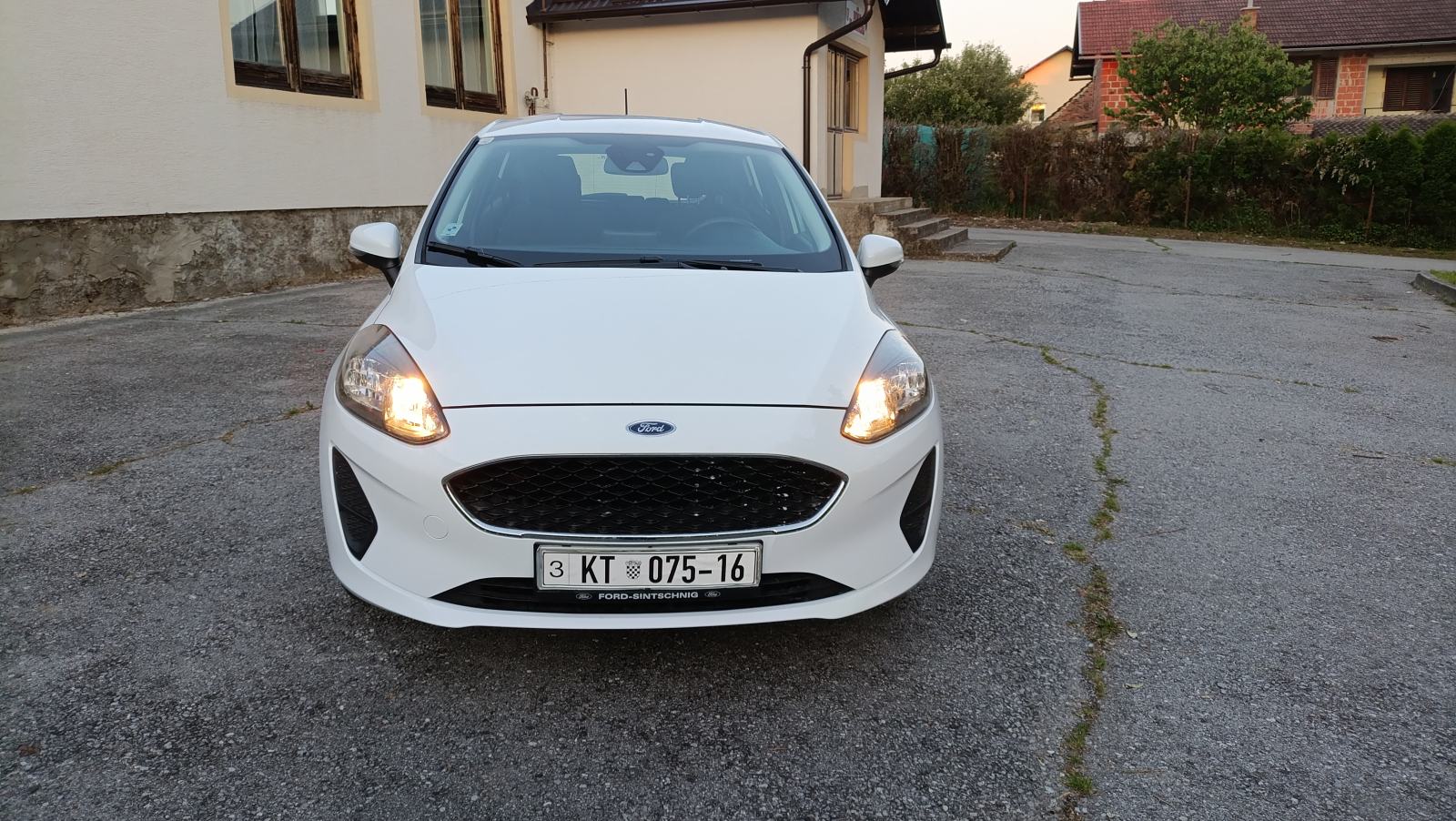 Ford Fiesta 1,1, fotografija 2