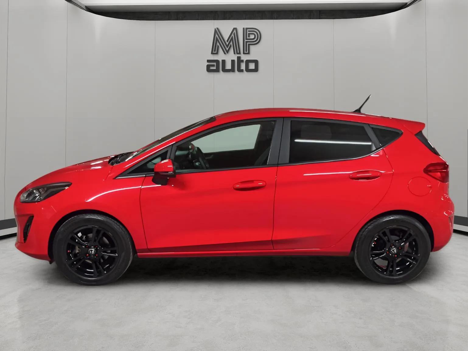 Ford Fiesta 1,1, fotografija 2