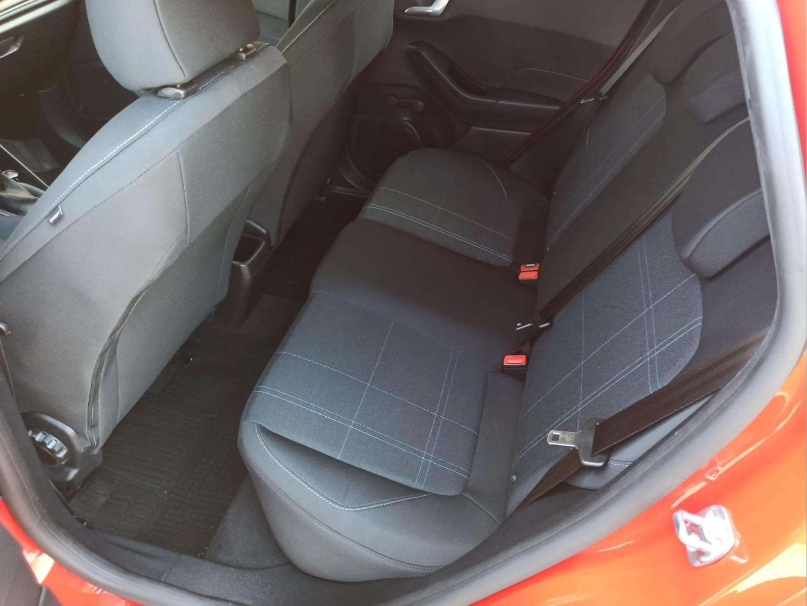 Ford Fiesta 1,1, fotografija 14