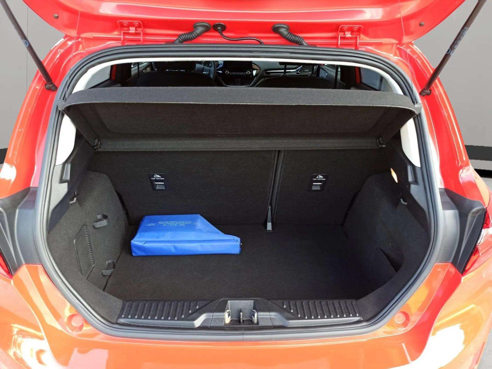 Ford Fiesta 1,1, fotografija 17