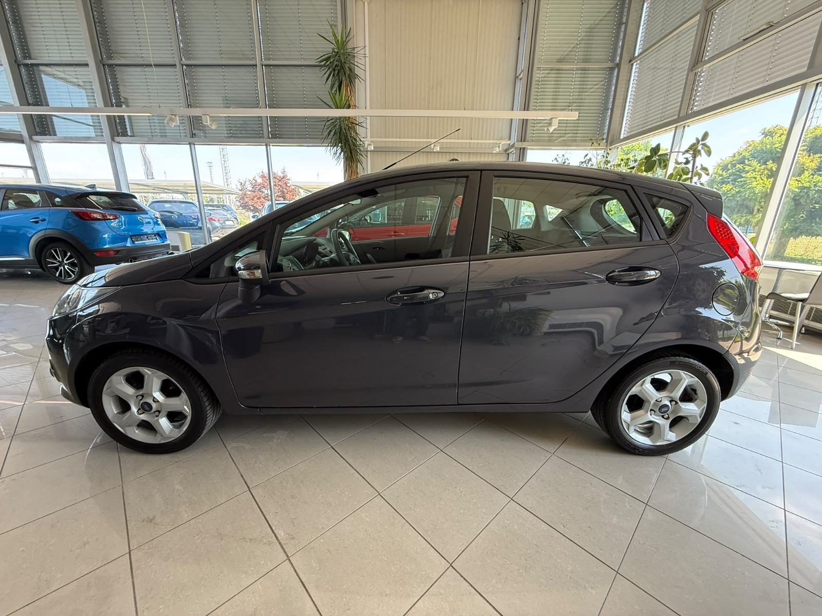 Ford Fiesta 1,2 5 16V KLIMA ALU ODLIČNO STANJE, fotografija 4