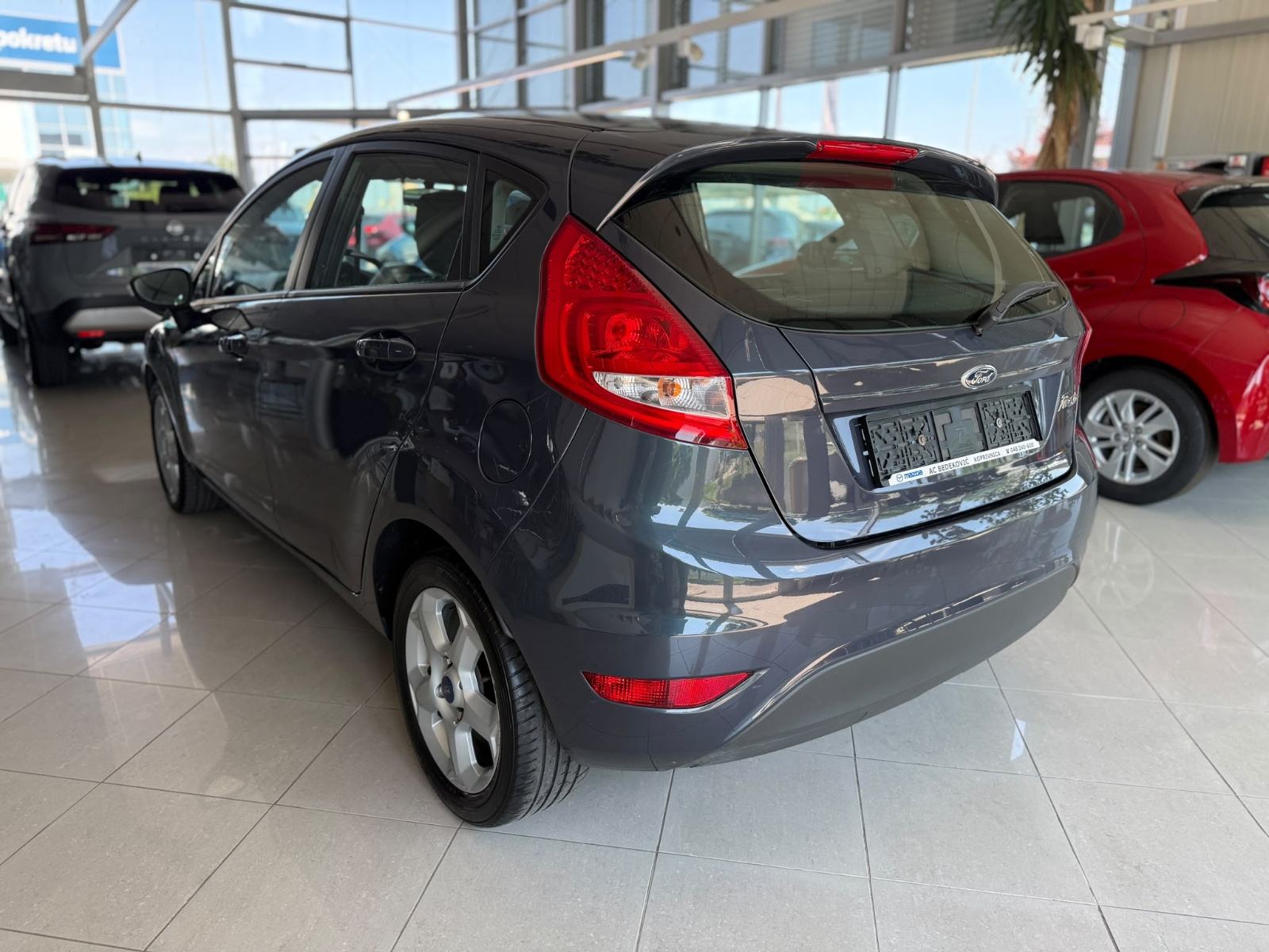 Ford Fiesta 1,2 5 16V KLIMA ALU ODLIČNO STANJE, fotografija 5