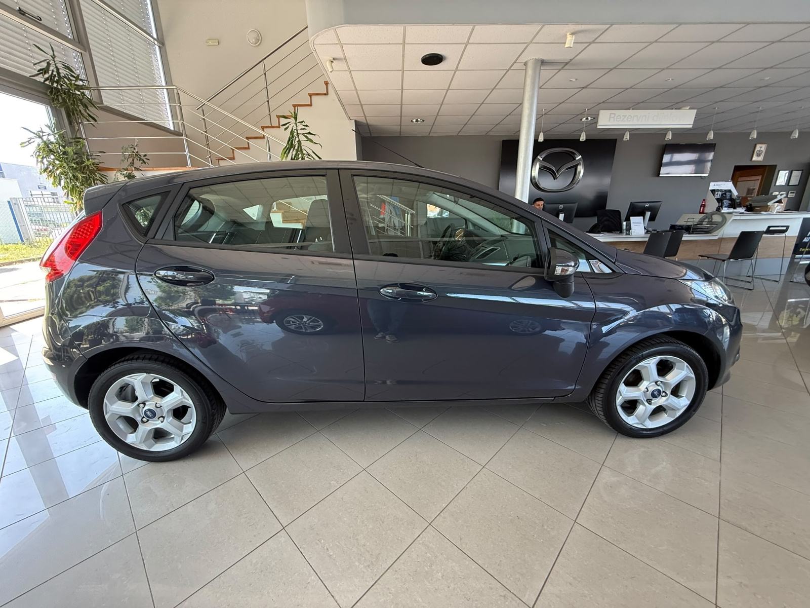 Ford Fiesta 1,2 5 16V KLIMA ALU ODLIČNO STANJE, fotografija 8