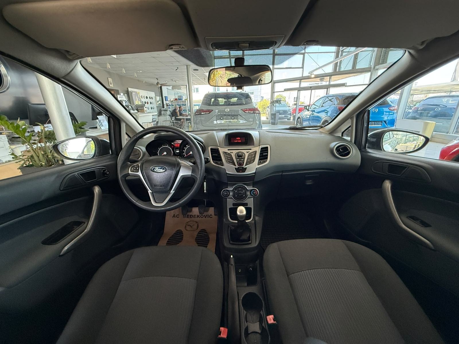 Ford Fiesta 1,2 5 16V KLIMA ALU ODLIČNO STANJE, fotografija 9