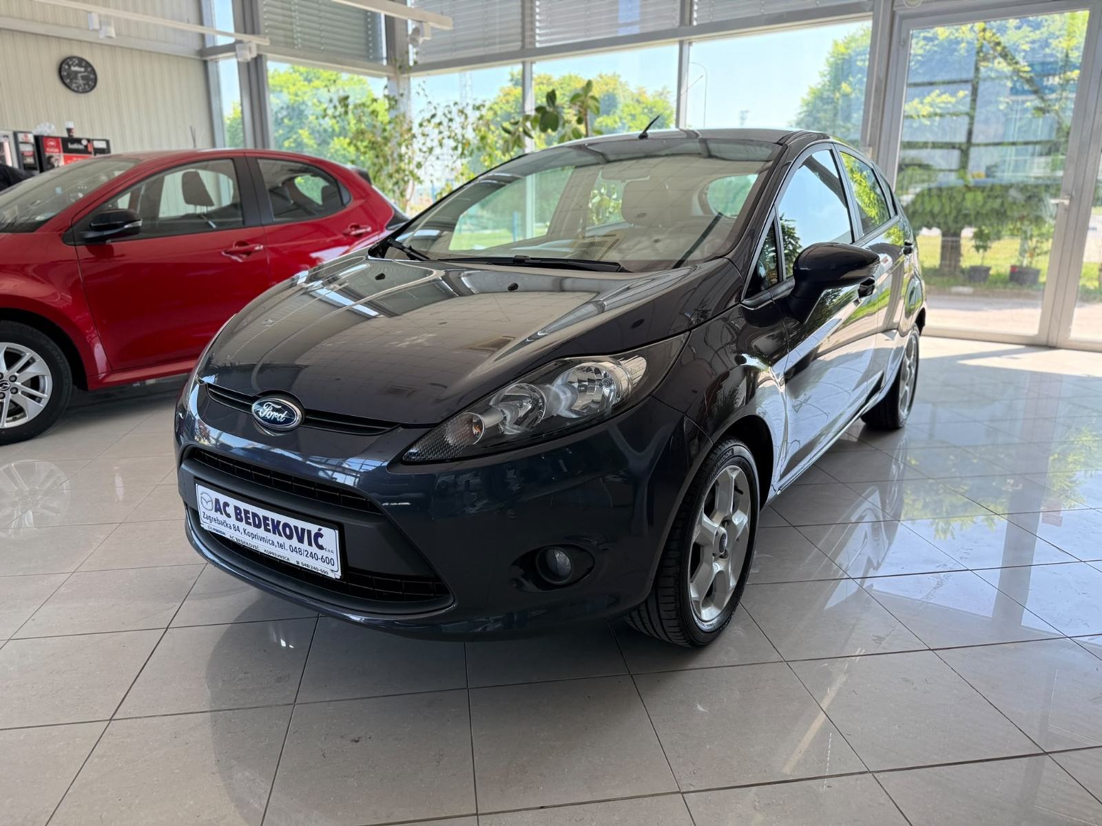 Ford Fiesta 1,2 5 16V KLIMA ALU ODLIČNO STANJE, fotografija 3