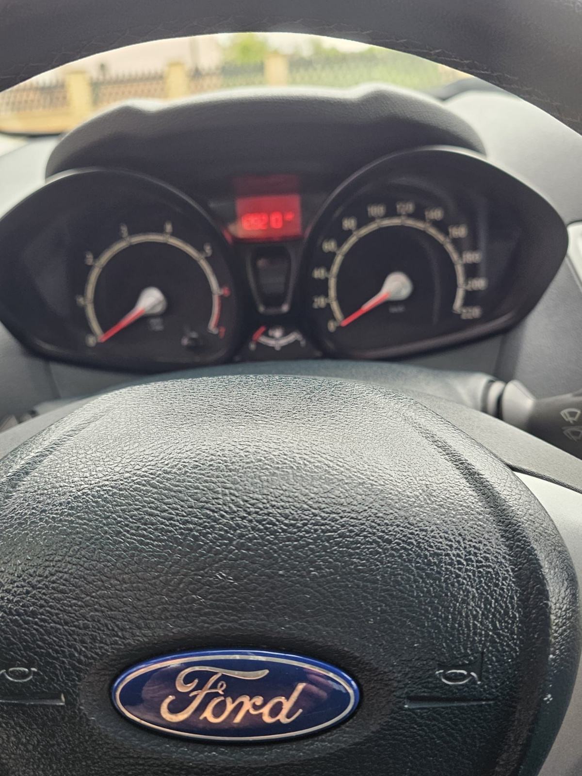 Ford Fiesta 1,2 5 16V, fotografija 5