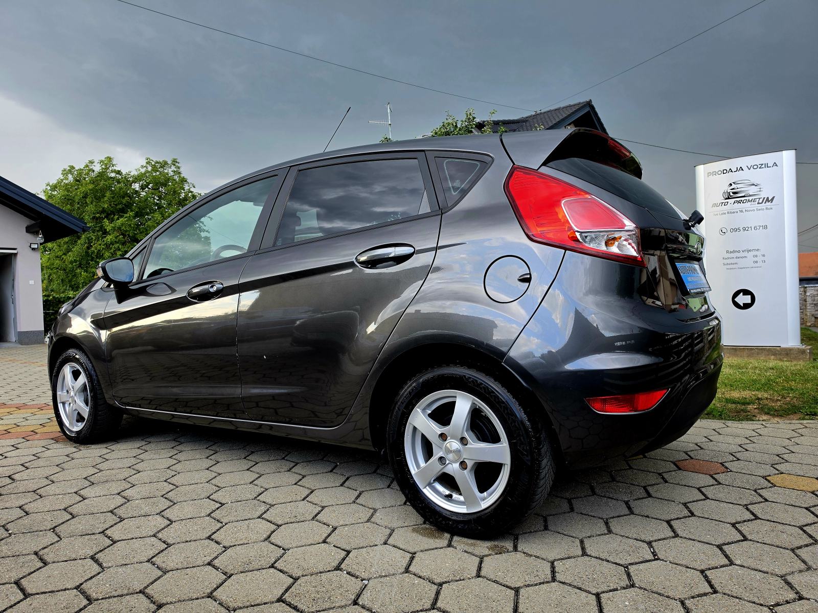 Ford Fiesta 1,2 BENZIN,,ODLIČAN,,SERVISNA,,134637KM, fotografija 5