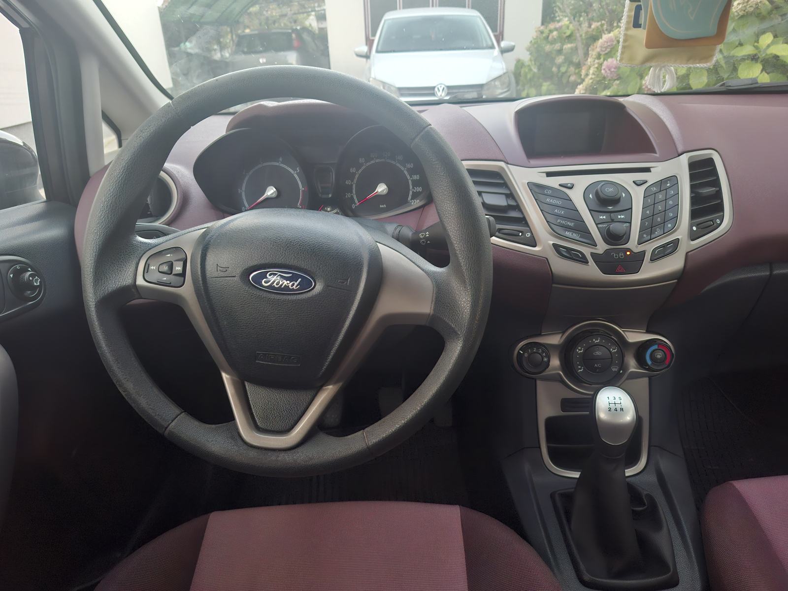 Ford Fiesta 1.25 i, 16v, SAMO 121000 KM, SERVISNA I POTVRDA O KM !, fotografija 6